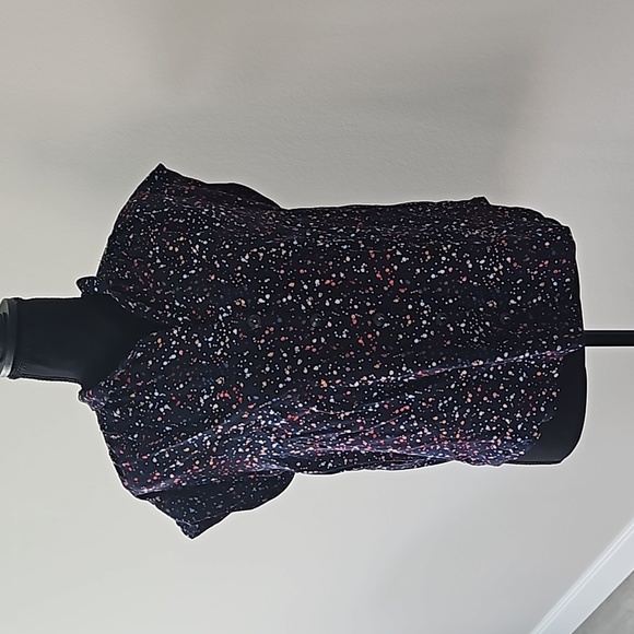 Mauve Tops - Anthropologie MAEVE Navy Confetti Print Cap Sleeve V-Neck Button-Down | W Medium